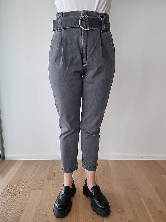 Jeans: graue Jeans Bundhose Gr.28  – Usato da Ostermundigen venduto da d-p73 4