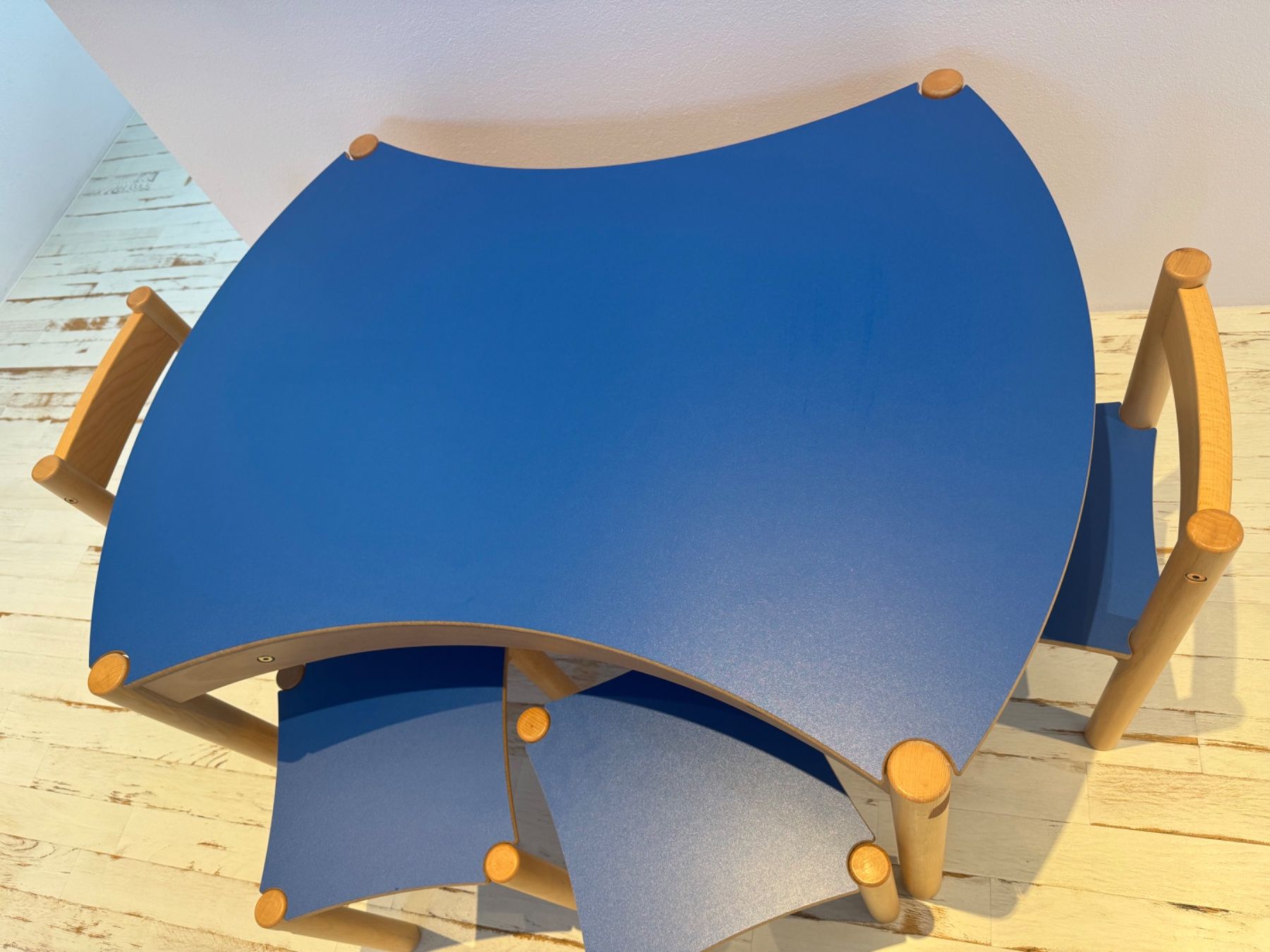 Tische: Lego Spieltisch Original + 2 Stühle + 2 Hocker – Gebraucht aus Solothurn von Manjascha 2