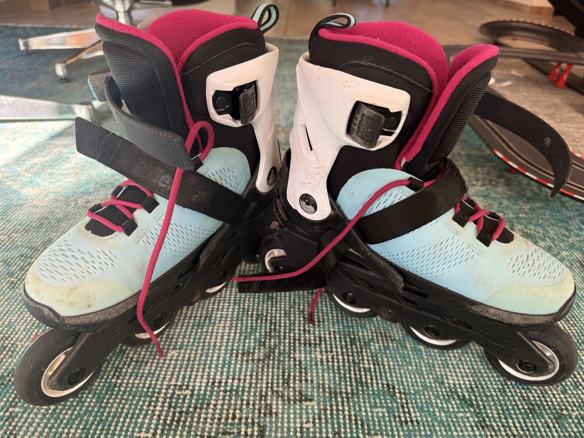 Pattini in linea & Pattini a rotelle: Rollerblade, Größe 33 bis 36,5 – Usato da Rüschlikon venduto da AngieKern