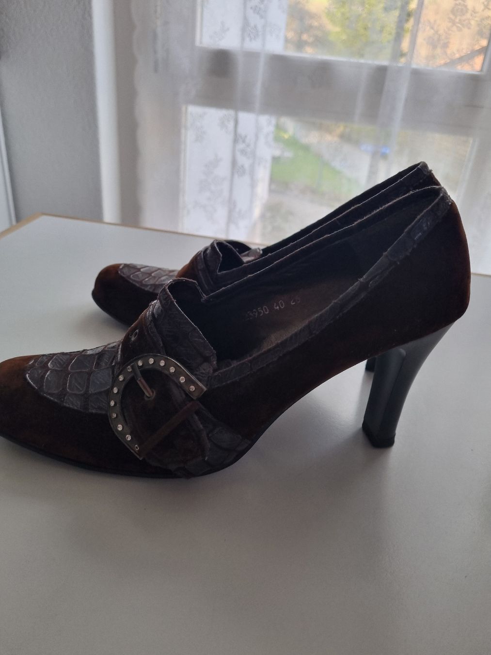 Damenschuhe: Braune Wildleder Pumps mit Schnalle Gr. 40 – Gebraucht aus Bern von Olgas_Welt 1