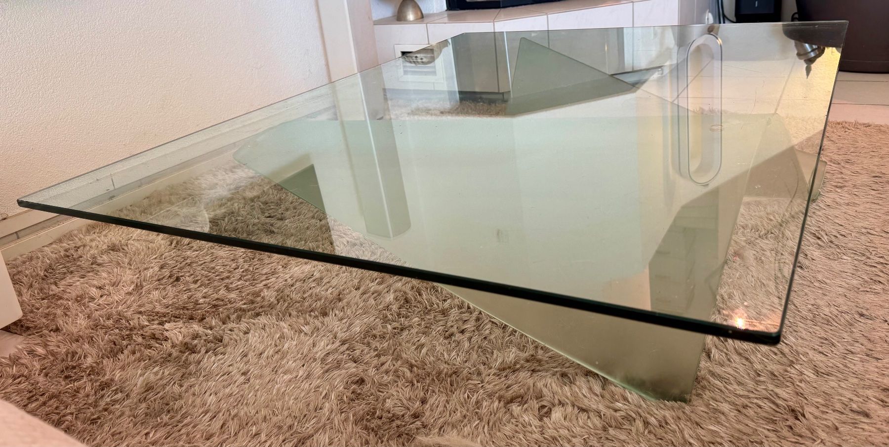 Natuzzi Tavoli: Designer-Couchtisch von Natuzzi aus schwebendem Glas – Usato da Herrliberg venduto da emi_8xh5 4