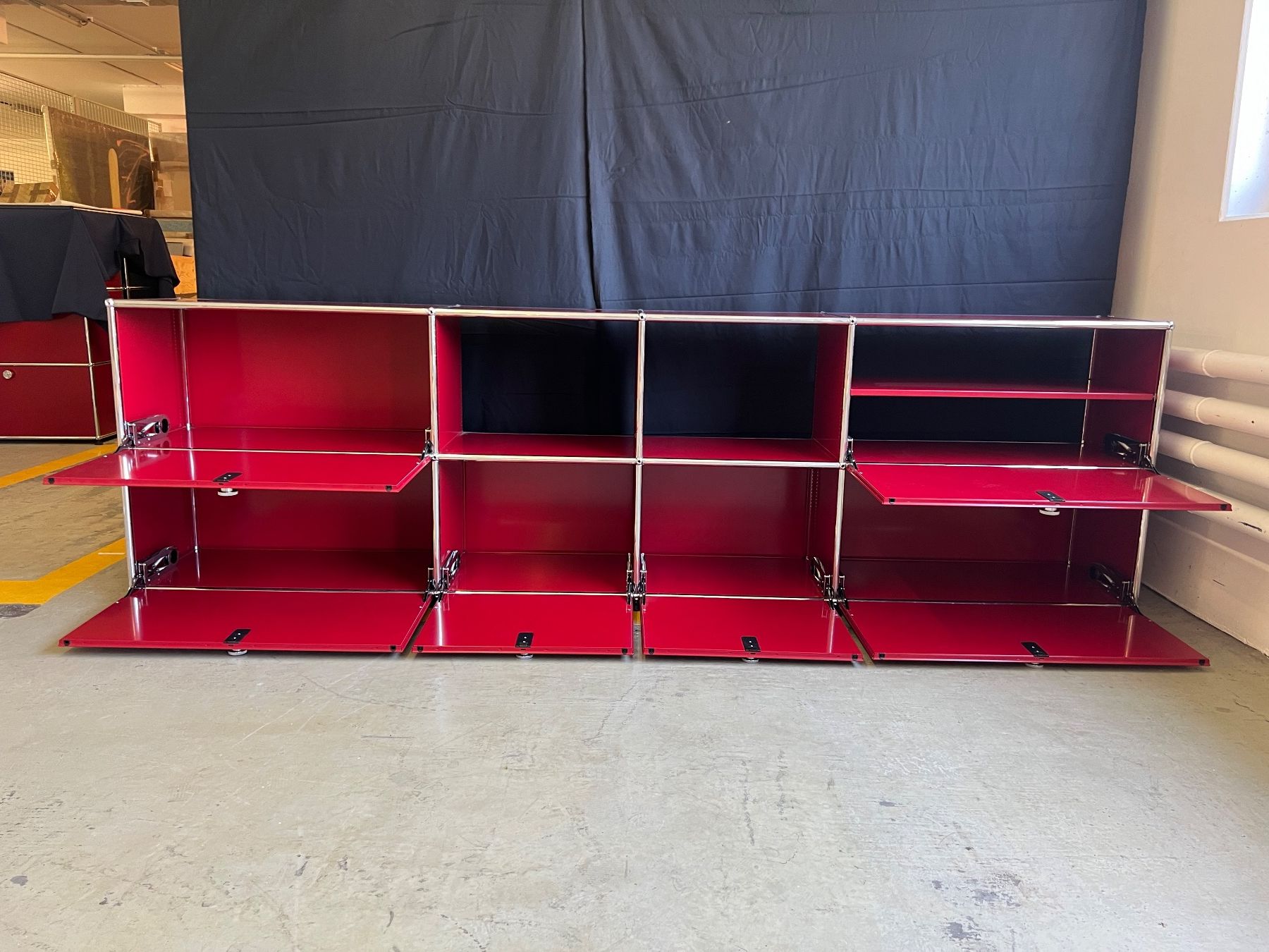 USM Scaffali: USM Haller Sideboard rot – Usato da Luzern venduto da B-R 2