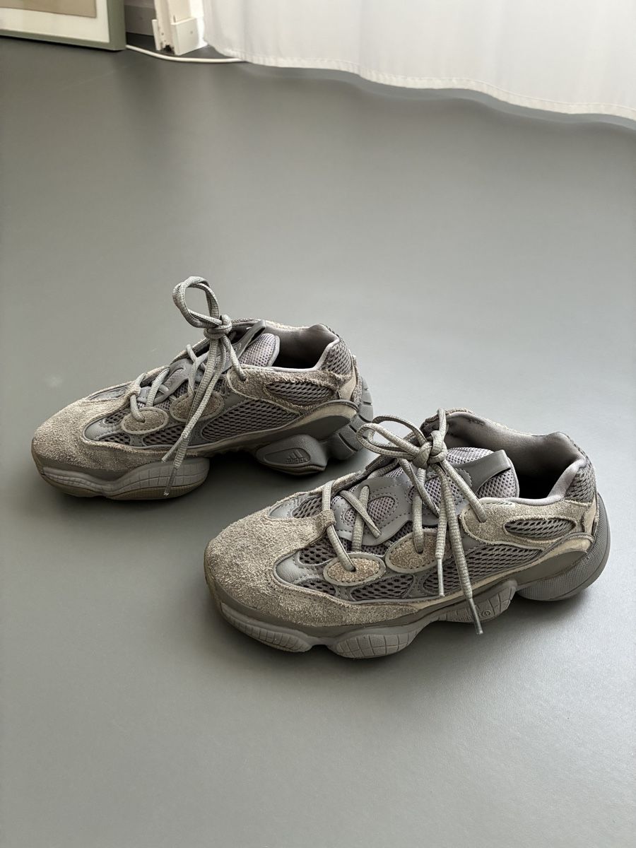 Adidas Herrenschuhe: Adidas Yeezy 500 Schuhe – Gebraucht aus Zürich von cla_pm5d 3