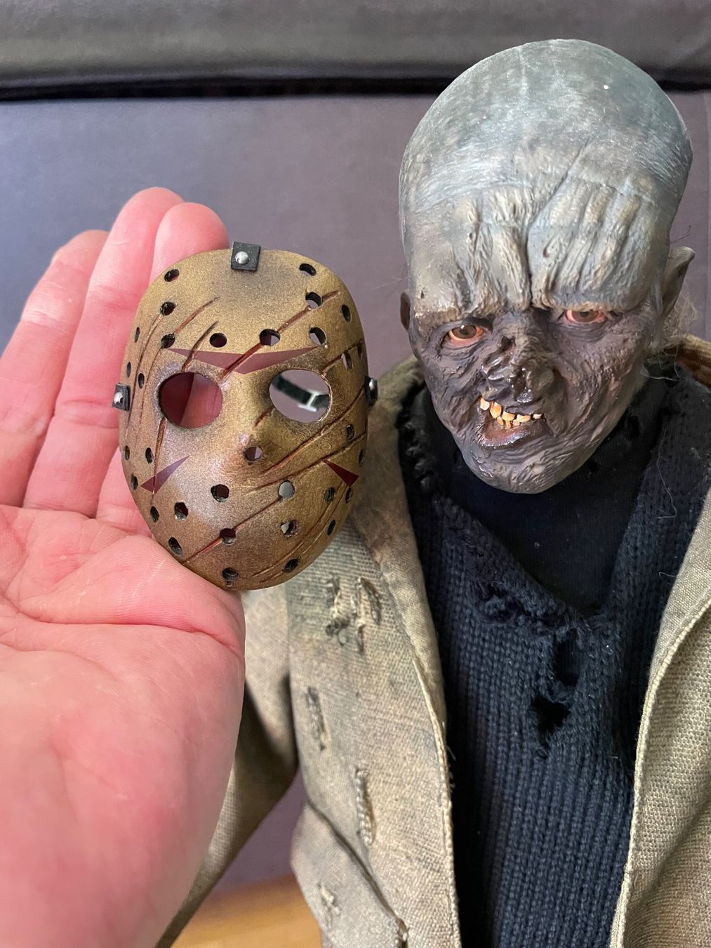 Statuette: JASON VOORHEES - SIDESHOW - 1/4 PREMIUM FORMAT STATUE – Usato da Egg b. Zürich venduto da underworld 4