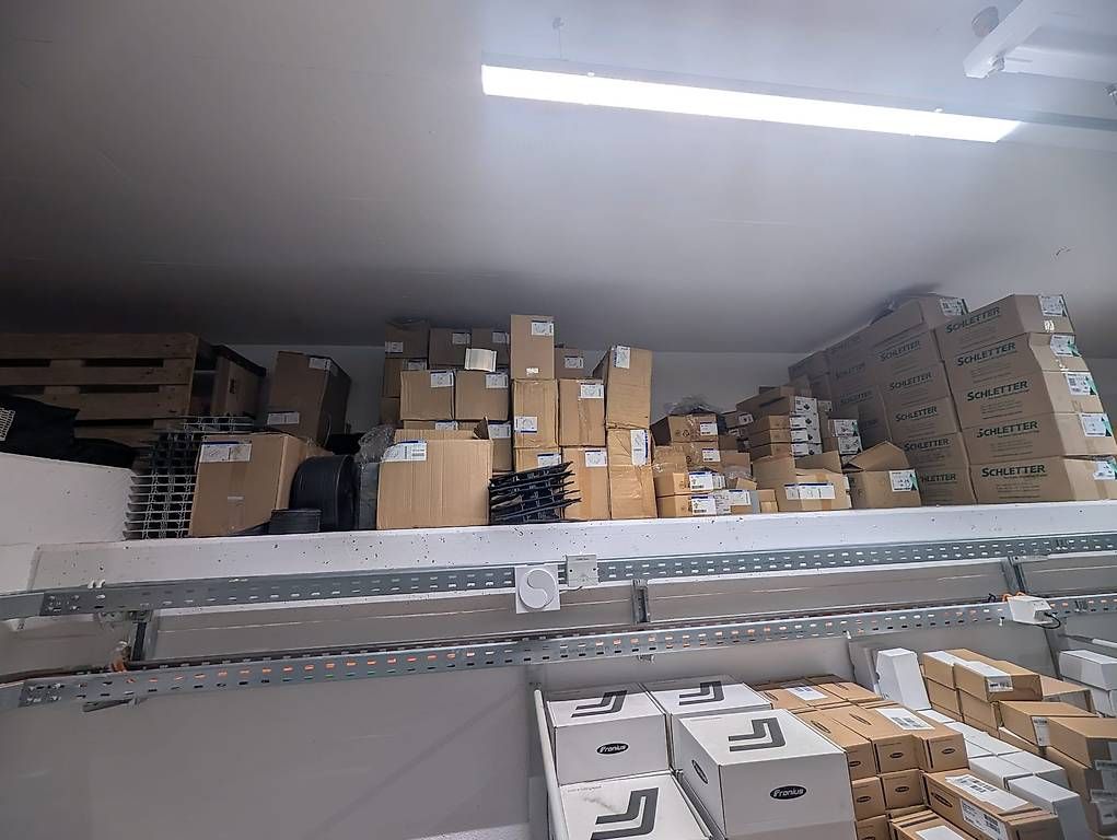 Materiale di riempimento: Günstig- Div. Ernst Schweizer Unterkonstruktionsmaterial – Usato da Bazenheid venduto da Steinlin_Energie_AG 1