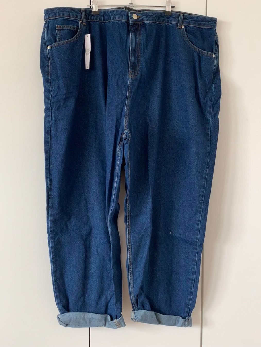 Asos Jeans: Asos Mom Jeans EUR 56/32 – Neu und originalverpackt aus Thalwil von san_685y