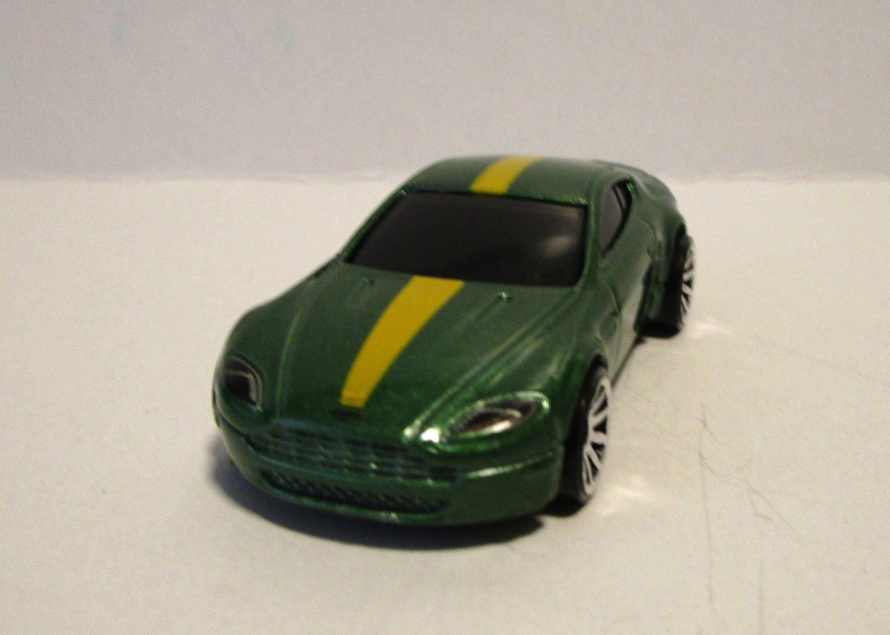 Aston Martin Modellini d'auto: HOT WHEELS ASTON MARTIN V8 VANTAGE – Nuovo (secondo la descrizione) da Chêne-Bourg venduto da breno56 2