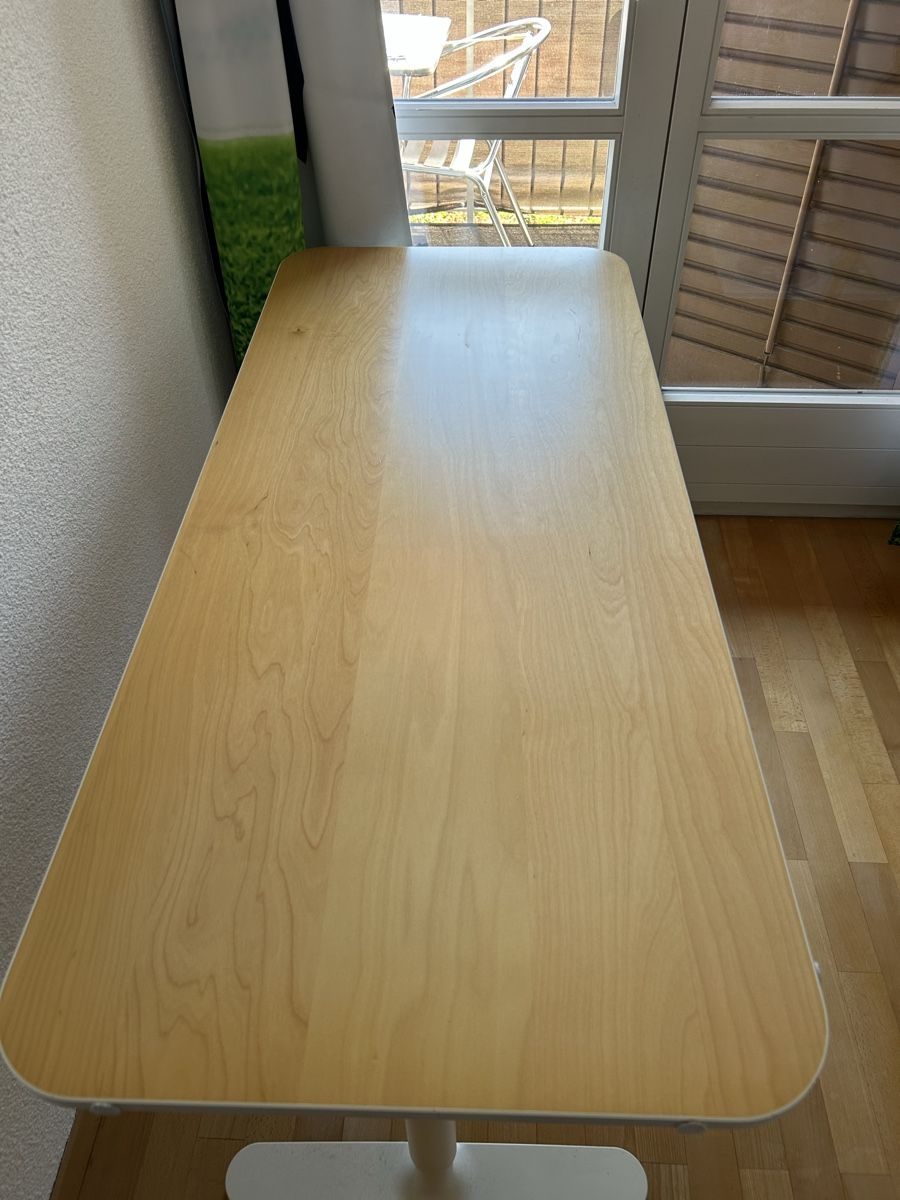 Schreibtische: IKEA Bekant Tisch – Gebraucht aus Aeugst Am Albis von klethere