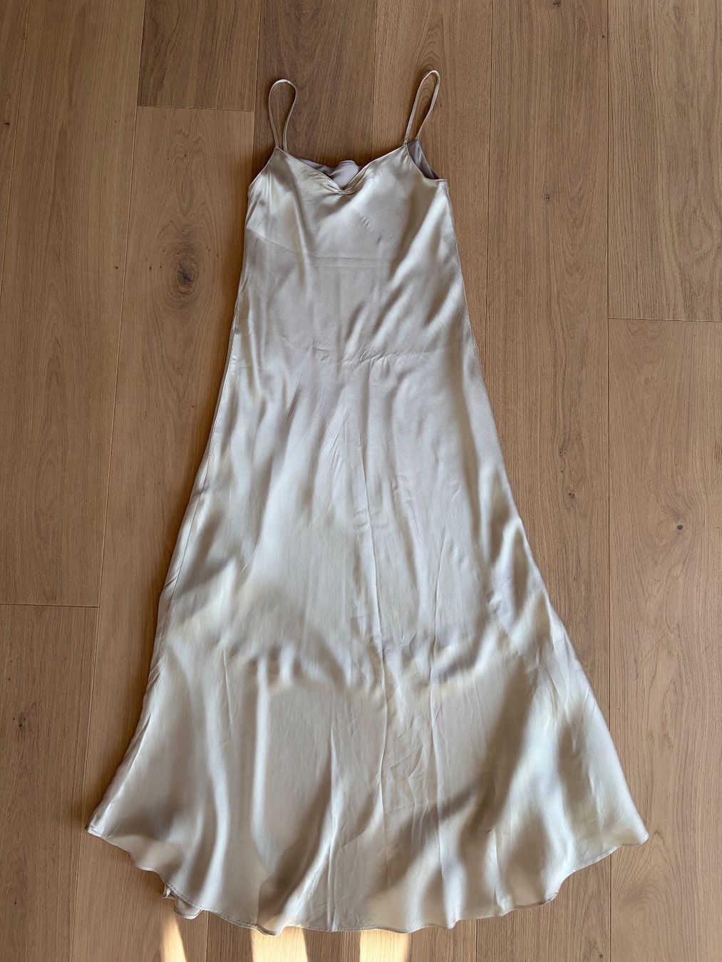 Robes: Kleid aus 100% Seide – Neuf (Voir description) à Winterthur par Luca.uhl 2
