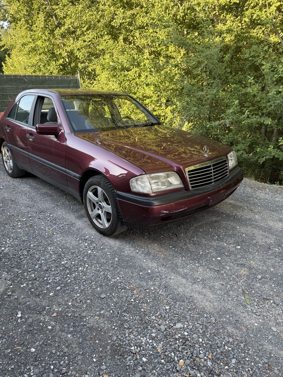 Mercedes-Benz Automobili: Mercedez-Benz C280 – Usato da Genève venduto da Kevin20246
