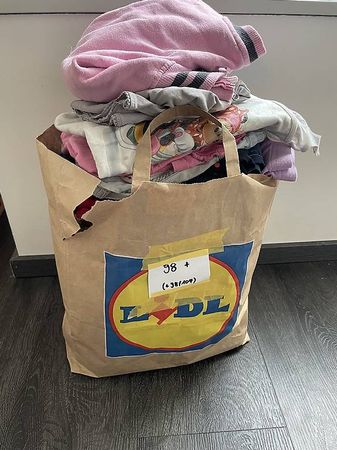 Mädchen/ Kinderkleider Gr. 98 (+104)