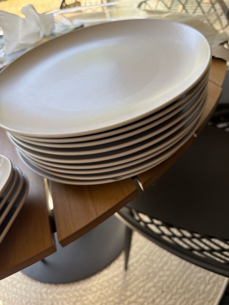 Assiettes: 8 Teller flach mattweiss 28cm neuwertig – D'occasion à Aarberg par Ditabln 1
