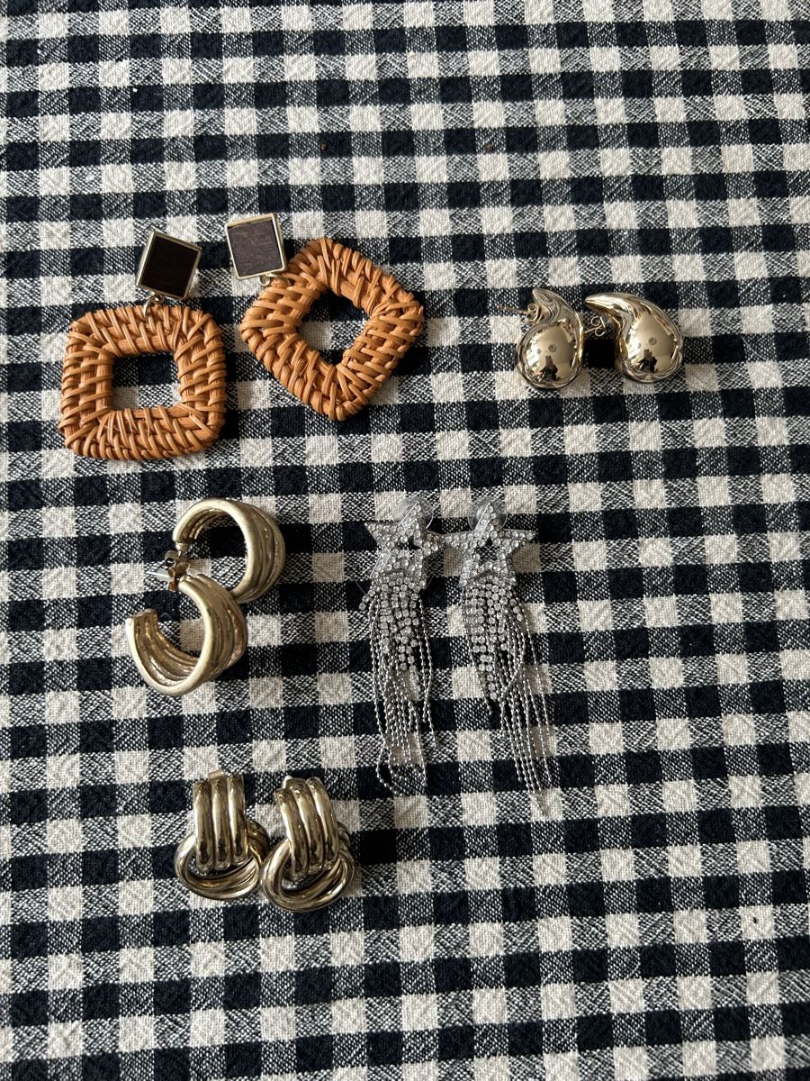Altri gioielli: Multiple set of earrings – Usato da Zürich venduto da fan_z5fl