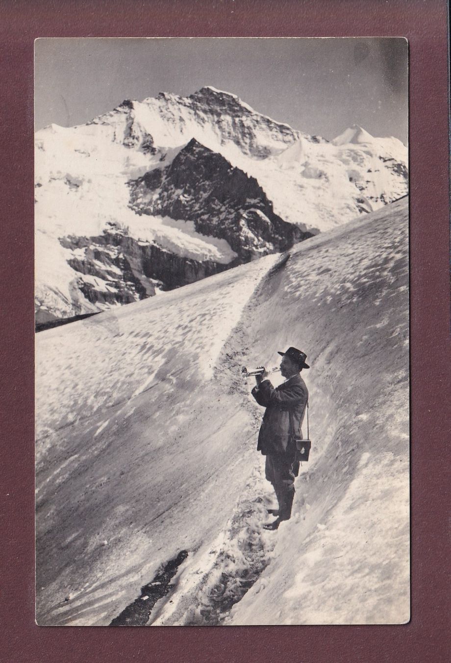 Cartoline postali: Photo - Trompeter vor der JUNGFRAU – Usato da Pully venduto da nicecards