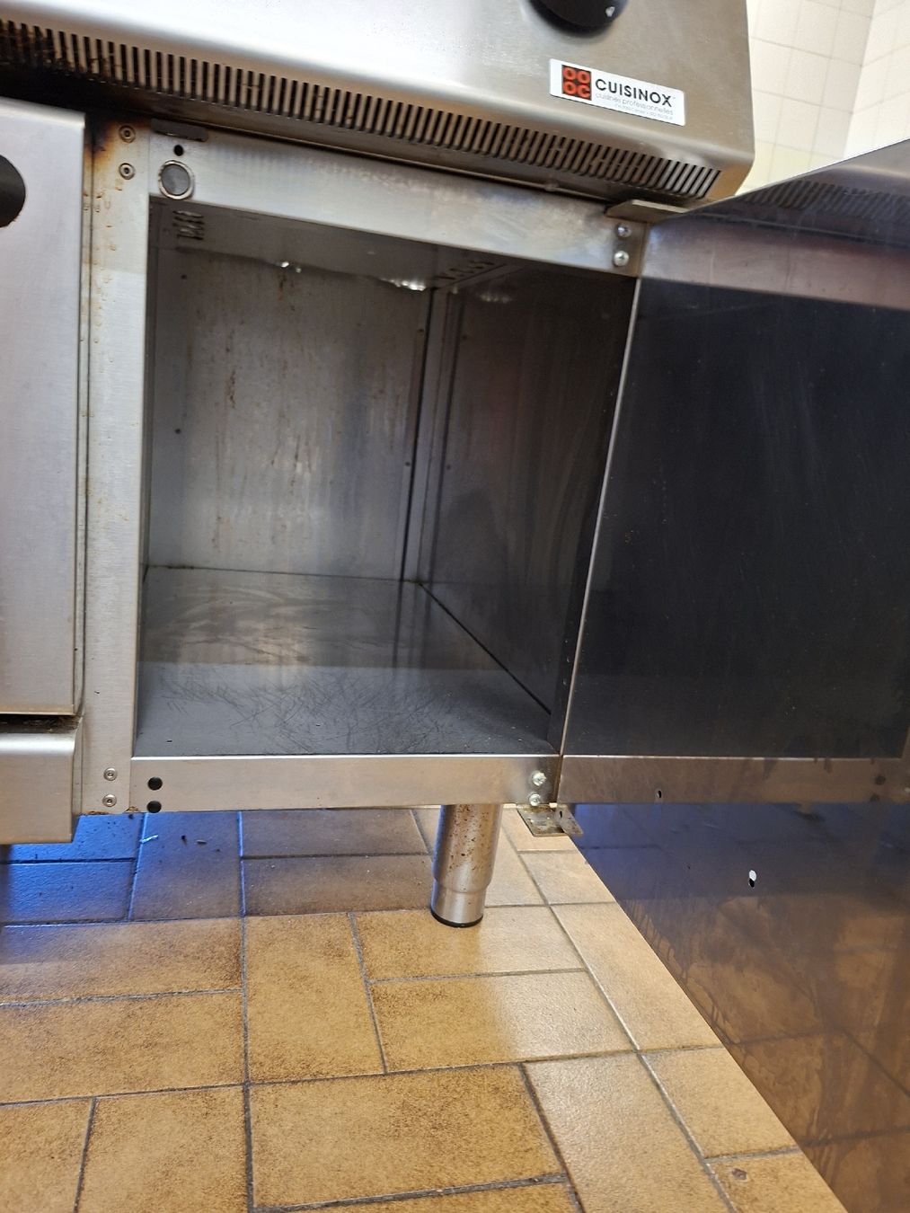 Cucine: Fourneau à gaz professionnel, 6 feux, Mareno – Usato da Les Bois venduto da lis_zy2y 2