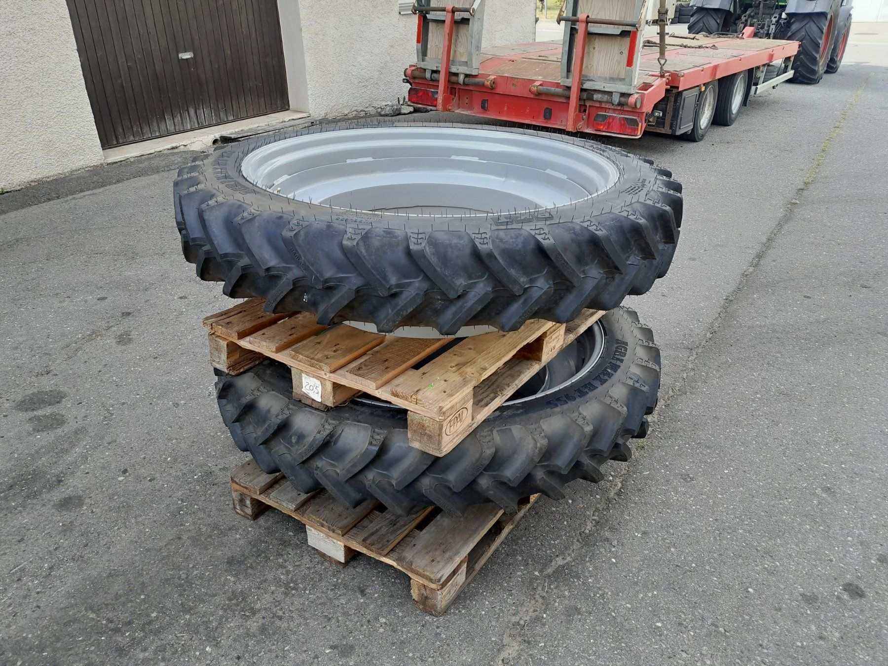 Pneus & Kompletträder: Doppelrad Schaad 230/95R40 – Neu (gemäss Beschreibung) aus Menzingen von Staub-Landtechnik 2