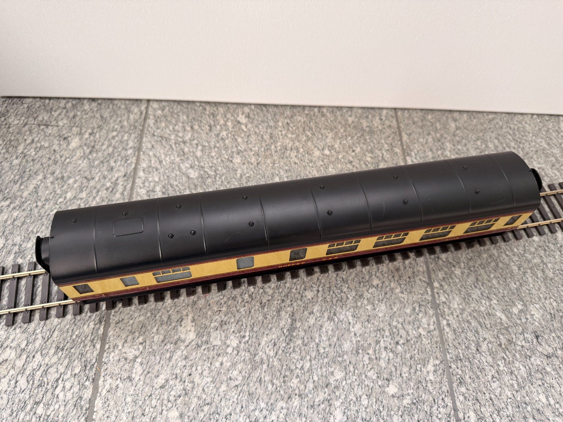 Modelleisenbahnen: Exley - 0 - British Railway Buffet Wagen – Gebraucht aus Hergiswil NW von E646.060 2