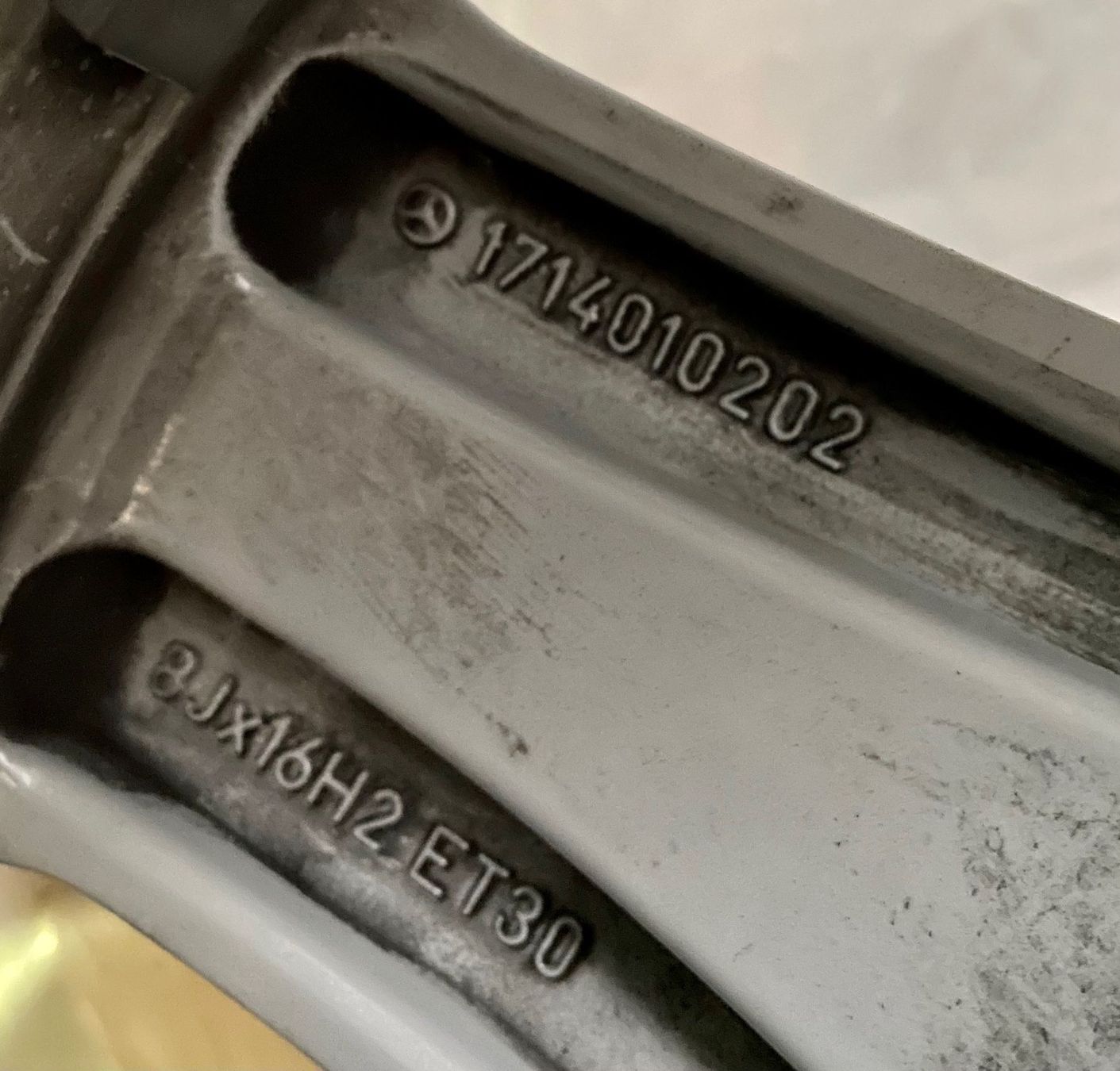 Mercedes-Benz Cerchioni: Alufelgen mit Winterreifen – Usato da Sargans venduto da Svx100 5