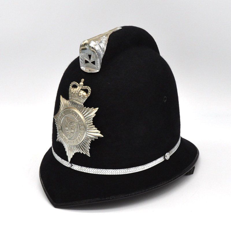 Abiti antichi: Bobbyhelm der Constabulary Cheshire – Usato da Uerkheim venduto da fabulafero