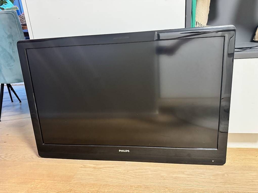 Fernseher: Philips TV - 46 Zoll  – Gebraucht aus Zürich von Sabina_ 1