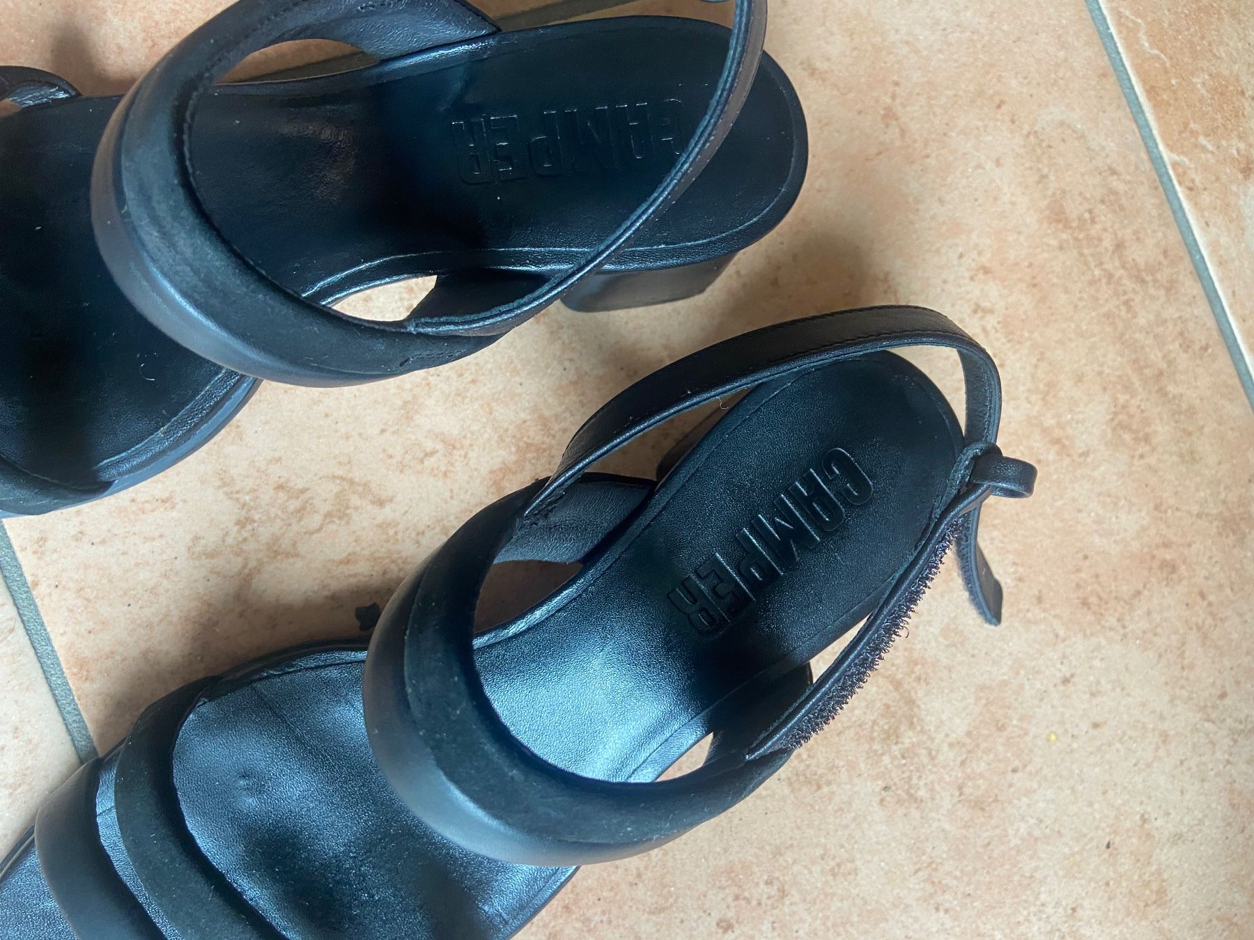 Camper Scarpe da donna: Sandale Camper schwarz Leder Grösse 37 – Usato da Hemmental venduto da cat_9l7f 4
