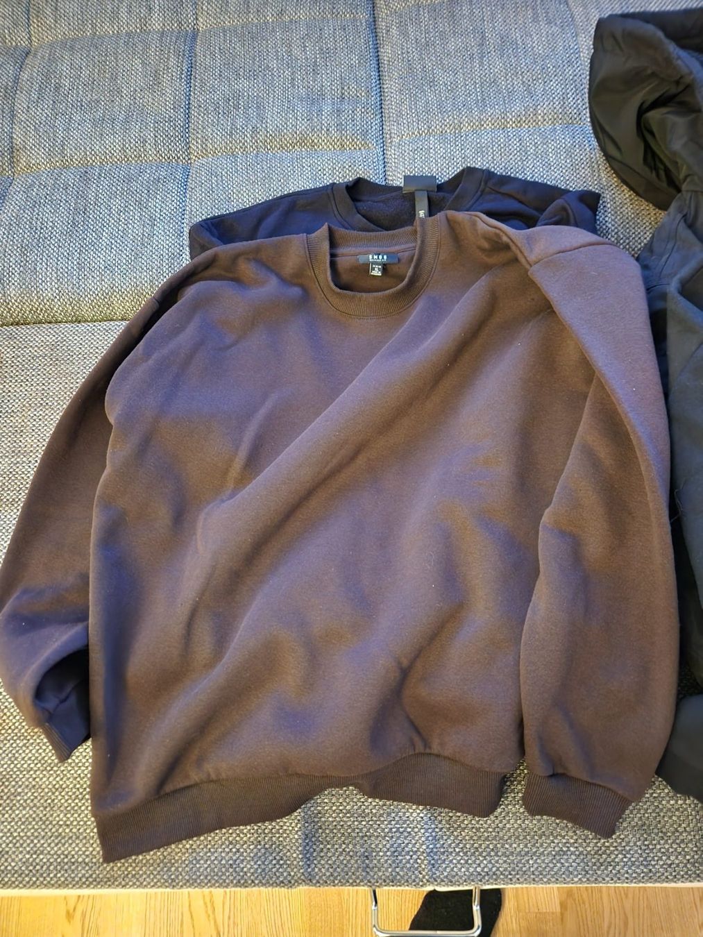 C&A Lotti di vestiti: Pullover und Jacke – Usato da Gossau SG venduto da wri_m9b2 1