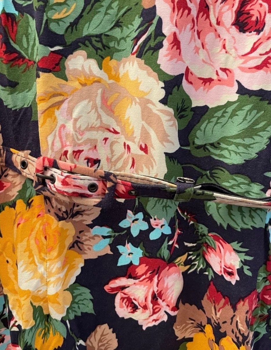 King Louie Kleider: Elegantes Blumenkleid – Gebraucht aus Watt von Willis4 3