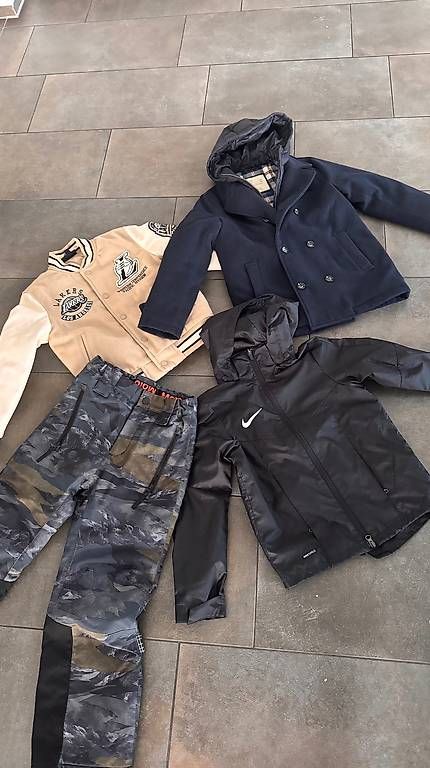 Lotti & Set di vestiti: Jacken Skihose 134 – Usato da Unterengstringen venduto da bar_d8mn