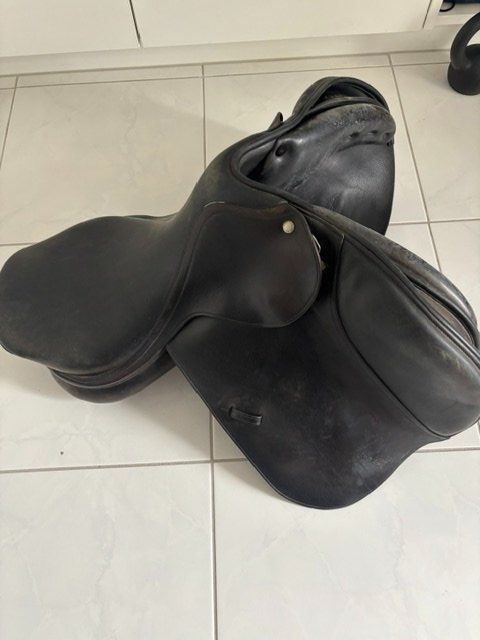 Selles, accessoires: Reitsattel – D'occasion à Ebmatingen par rumba1969 1