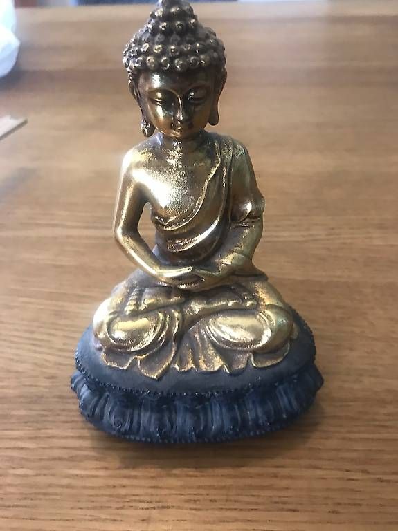 Statuette: Buddha Aus Kunstoff – Usato da möhlin venduto da Caja1