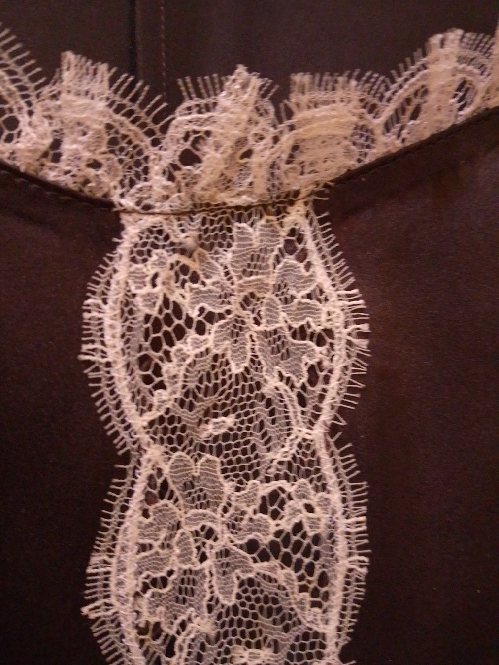 Tops: Valentino Seidentop mit Spitze – Gebraucht aus Gilly von sil_c5qj 1