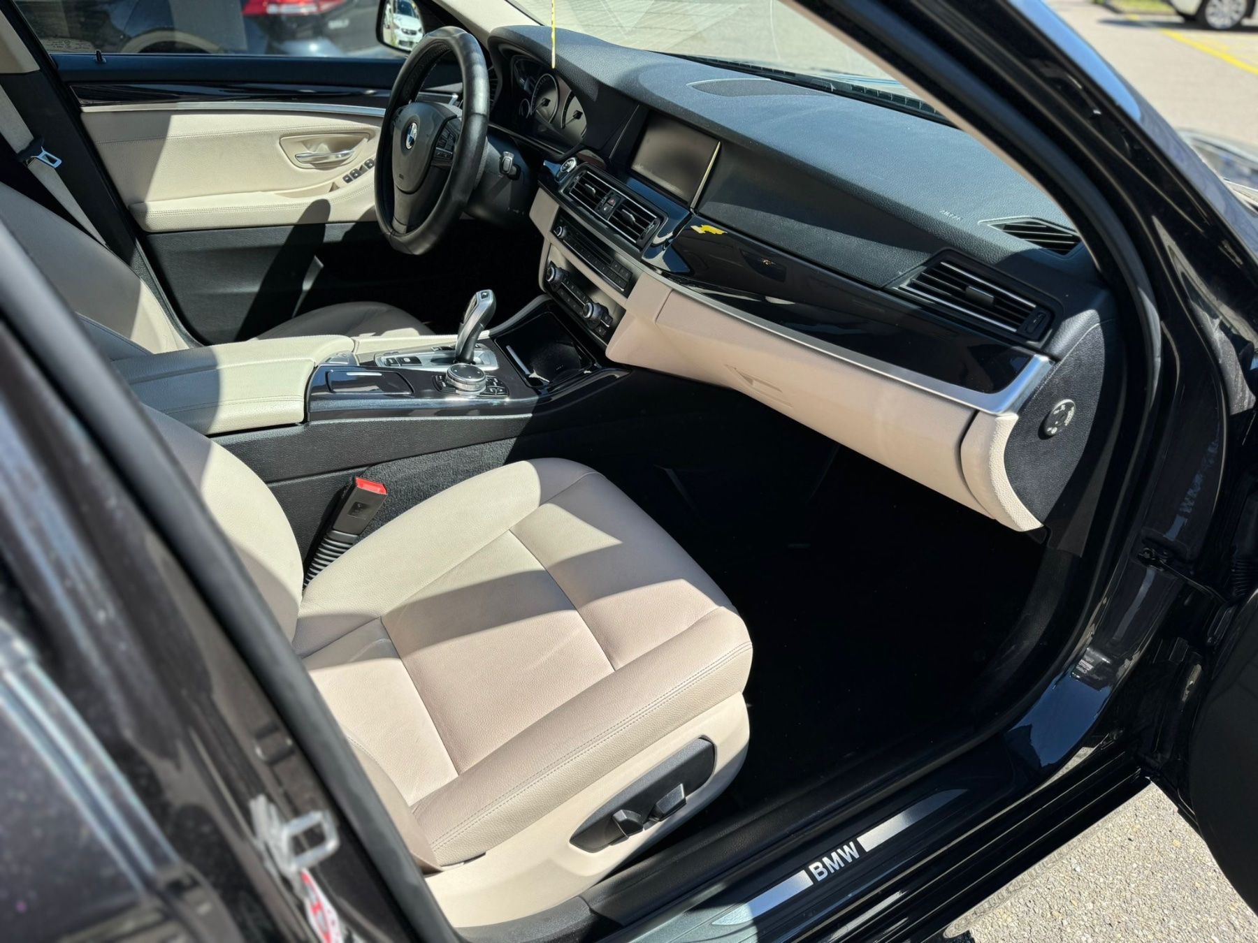 BMW Automobili: Bmw 528i – Usato da Gossau SG venduto da Nez-lim 8