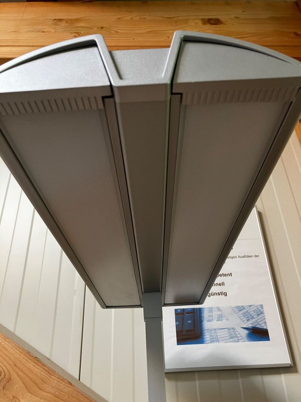 Lampade: LED-Stehleuchte – Usato da Matten b. Interl venduto da aemt 1