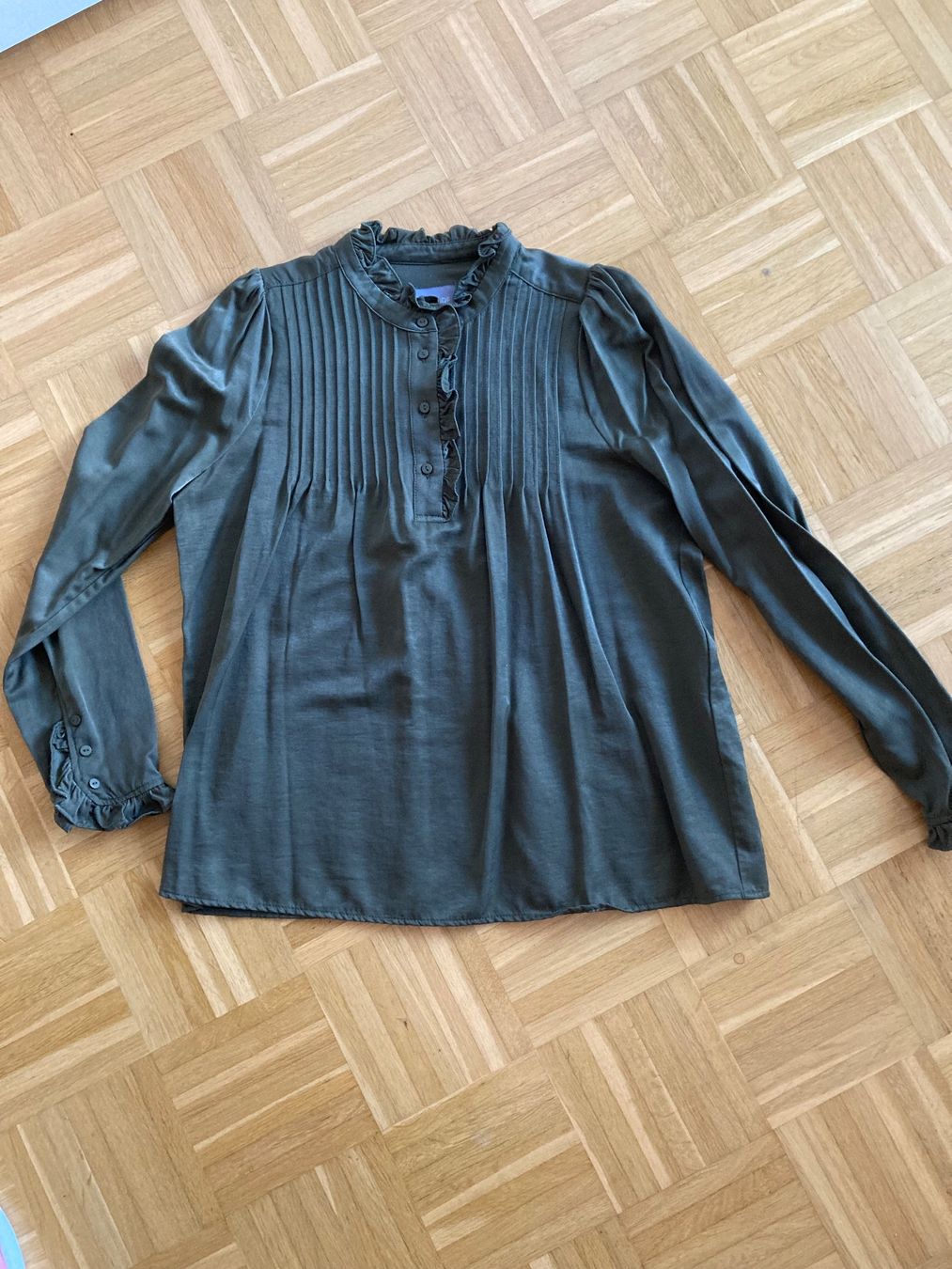 Camicette: Bluse – Usato da Muttenz venduto da and_dx9w