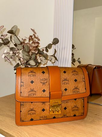 MCM Damen Tasche cognac monogramm Leder
