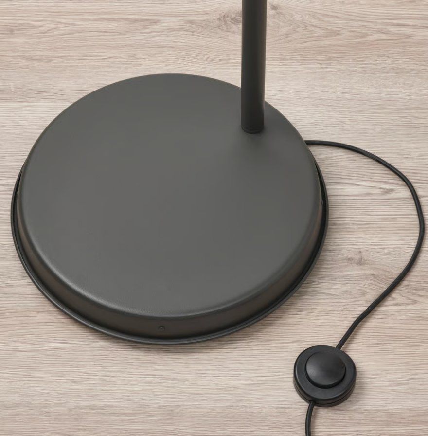 Ikea Lampade: IKEA Stehlampe Hektar Dunkelgrau – Usato da Cham venduto da stellarsky 1