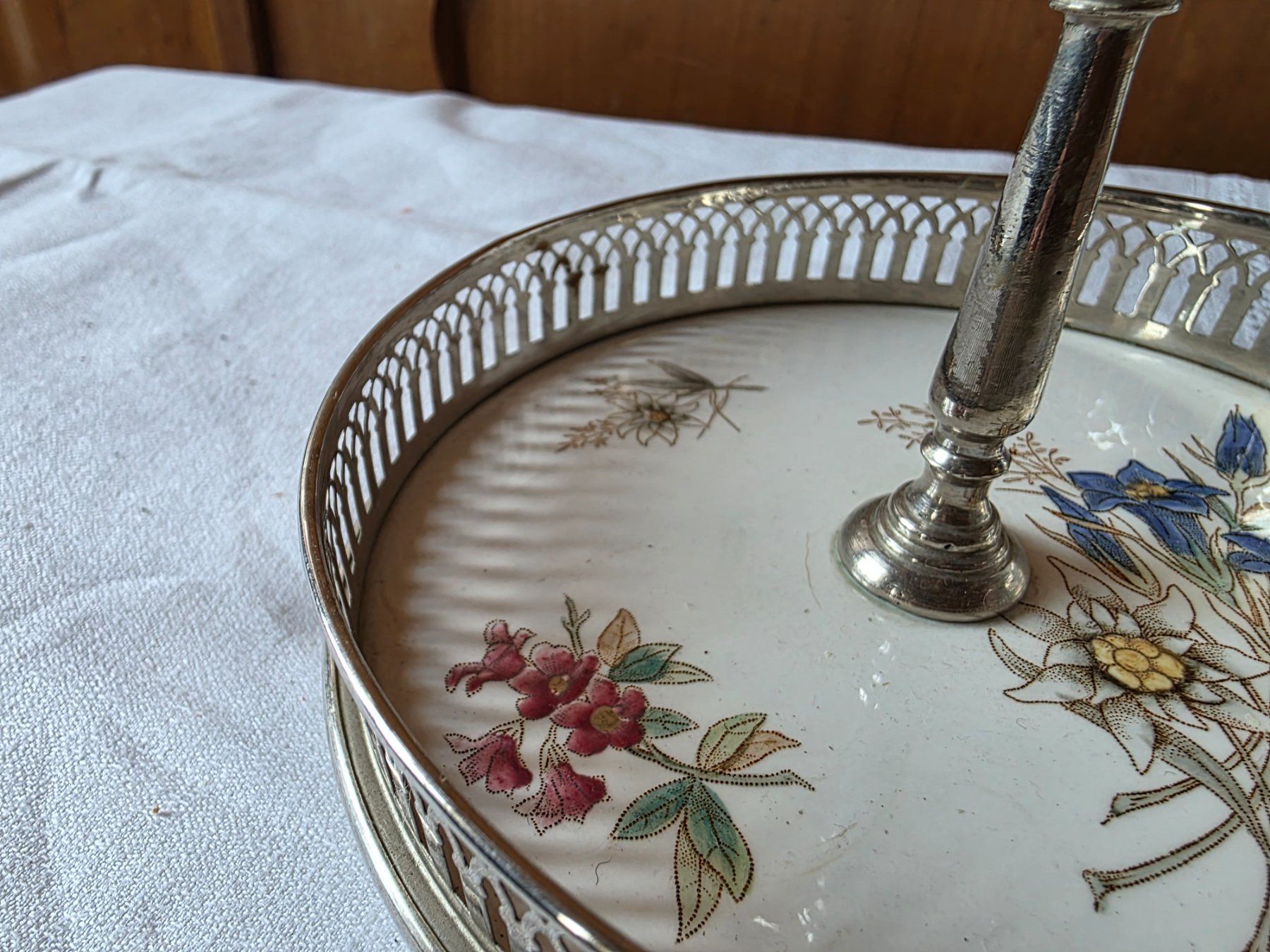 Piatti: antike Etagere silbernes Metall Emaille Servierer – Usato da Walterswil BE venduto da Lonitti 5