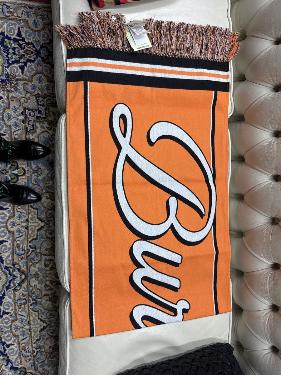 Burberry Foulard & Sciarpe: Burberry Schall neu – Nuovo e nell'imballaggio originale da Lachen SZ venduto da HelvetiaLuxury 6