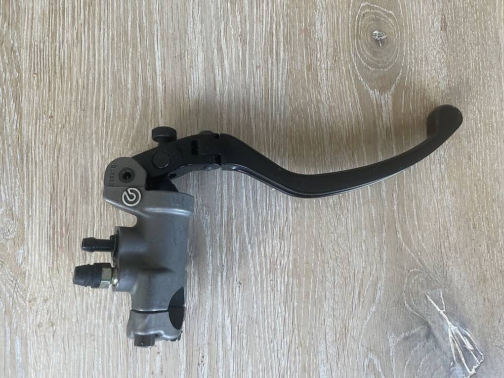 Tutti pezzi di ricambio auto: Brembo UPGRADE Hauptbremszylinder – Usato da Wolfhalden venduto da NeNi_79 1