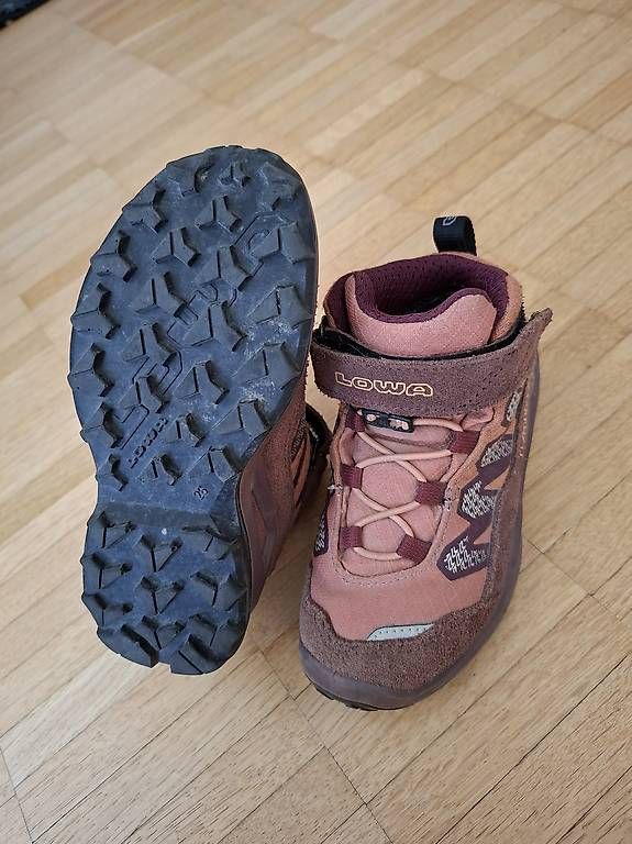 Chaussures garçon: Lowa Wanderschuhe Gr. 26 – D'occasion à Brugg AG par wan_9qzx 1