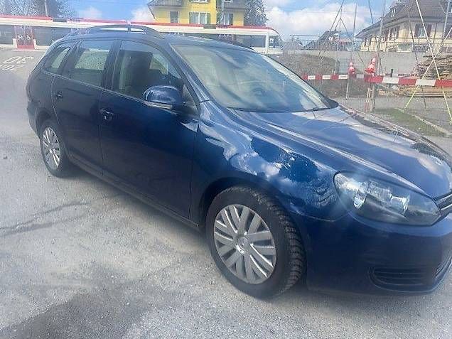 Automobili: VW GOLF Var . 1.2 2TSI – Usato da Zürich venduto da balve30 2