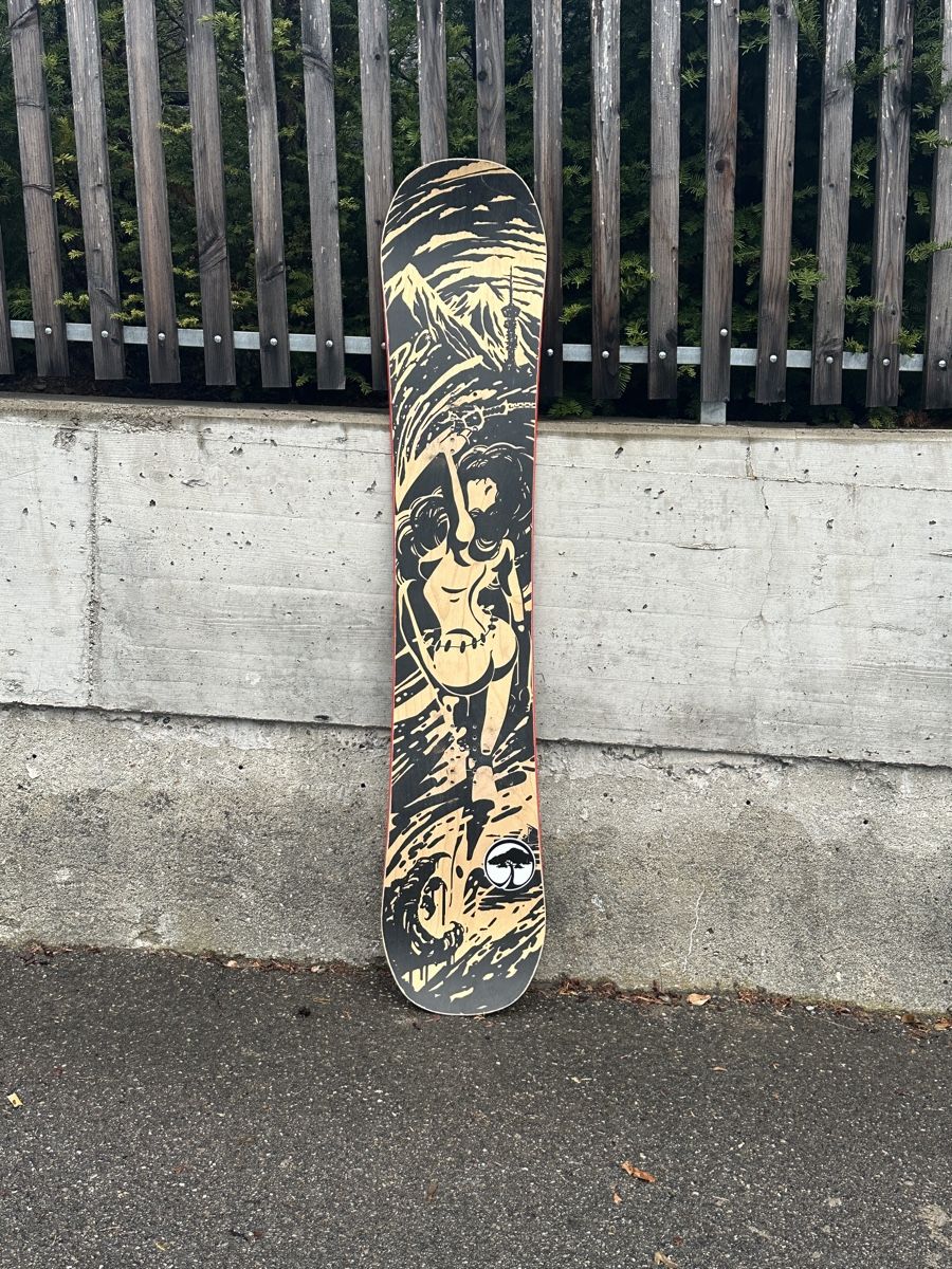 Board: Snowboard DC mit Ride Bindung – Usato da Rüschlikon venduto da len_zw9l
