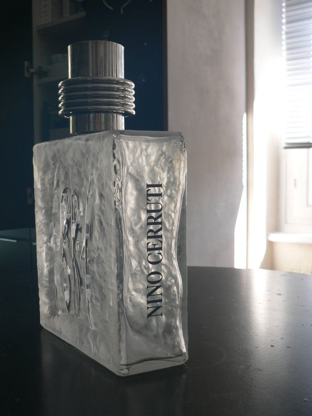 Flaconi: Sehr grosse Cerruti Parfumflasche – Usato da Uerikon venduto da Kdp529 1