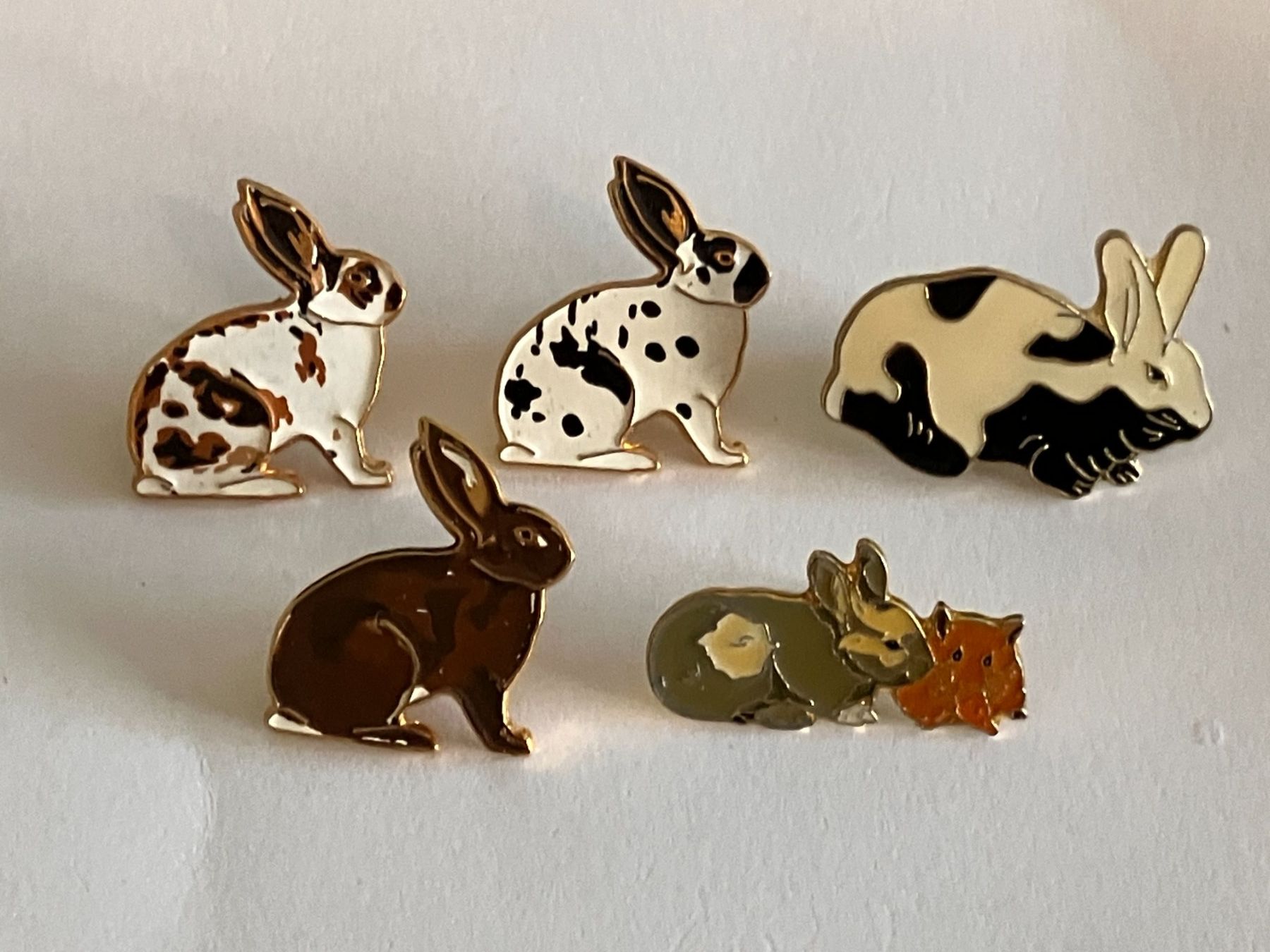 Plaketten & Abzeichen: 5 Pin Hasen Kaninchen – Gebraucht aus Basel von djwwpp