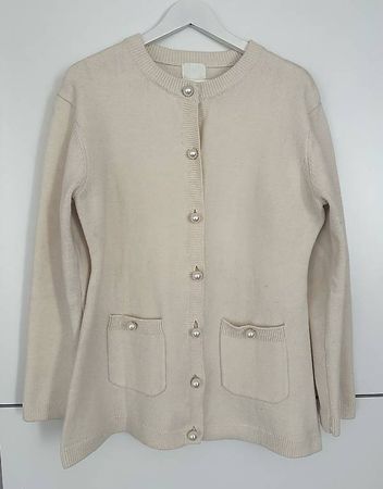 NEU! Qualität CARDIGAN mit schönen Details. Gr. 42