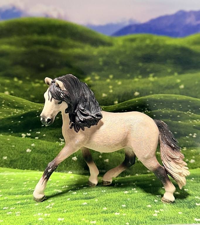 Schleich Statuette: Schleich Andalusier Stute – Usato da Gümligen venduto da Sally777
