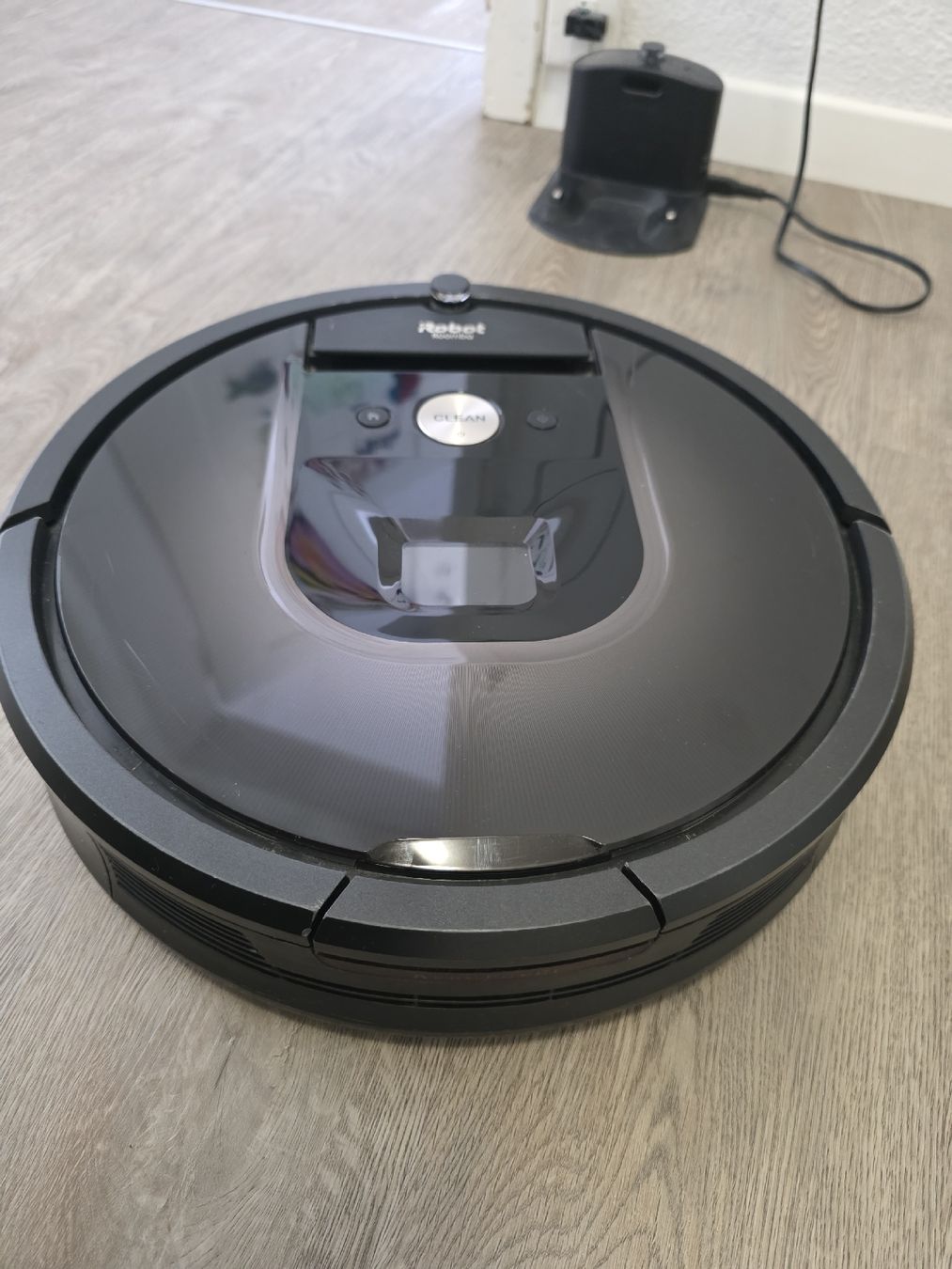 Irobot Aspirapolveri & Accessori: Irobot Roomba 980 – Usato da Suhr venduto da MrvicaAG 3