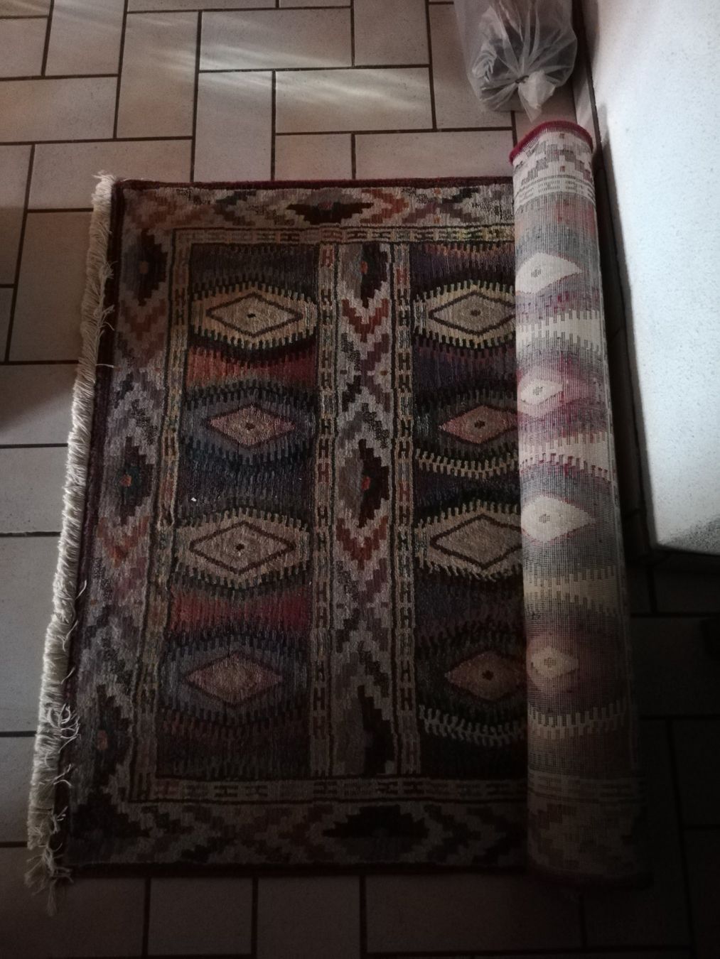 Tappeti: Tapis – Nuovo (secondo la descrizione) da La Sagne VD venduto da bri_d6b5