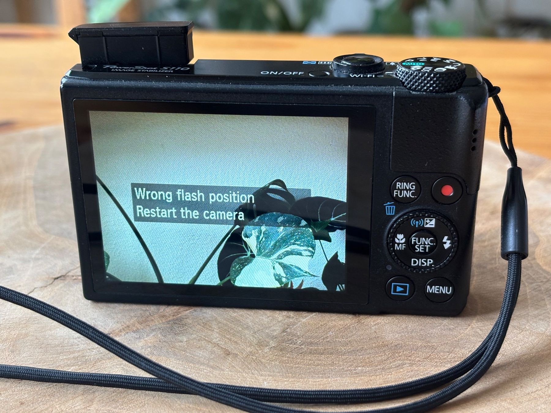 Canon Kamera: Canon PowerShot S110 mit defekten Blitzer – Defekt aus Igis von sze_c5px 6