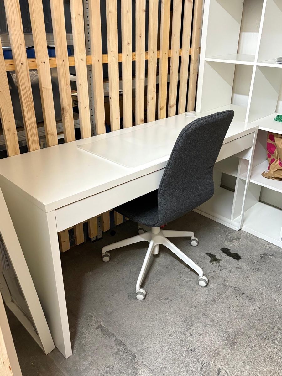 Scrivanie: IKEA Tisch und Bürostuhl – Usato da Zürich venduto da paulalina.l 2